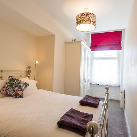 Kingsway Apartment Бишъп Оукланд Екстериор снимка