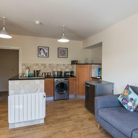 Kingsway Apartment Бишъп Оукланд Екстериор снимка