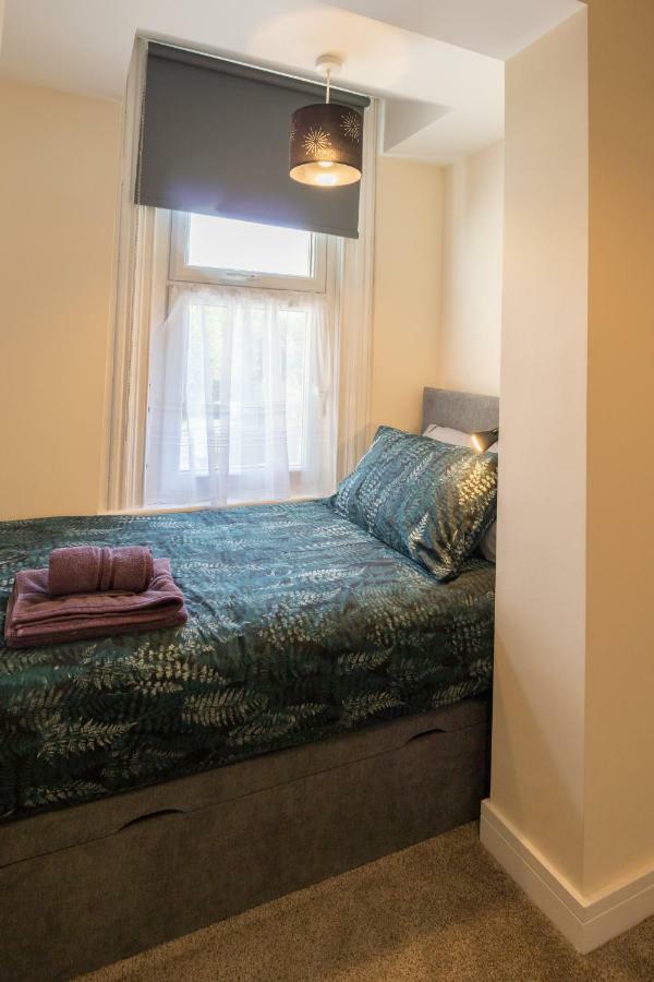 Kingsway Apartment Бишъп Оукланд Екстериор снимка